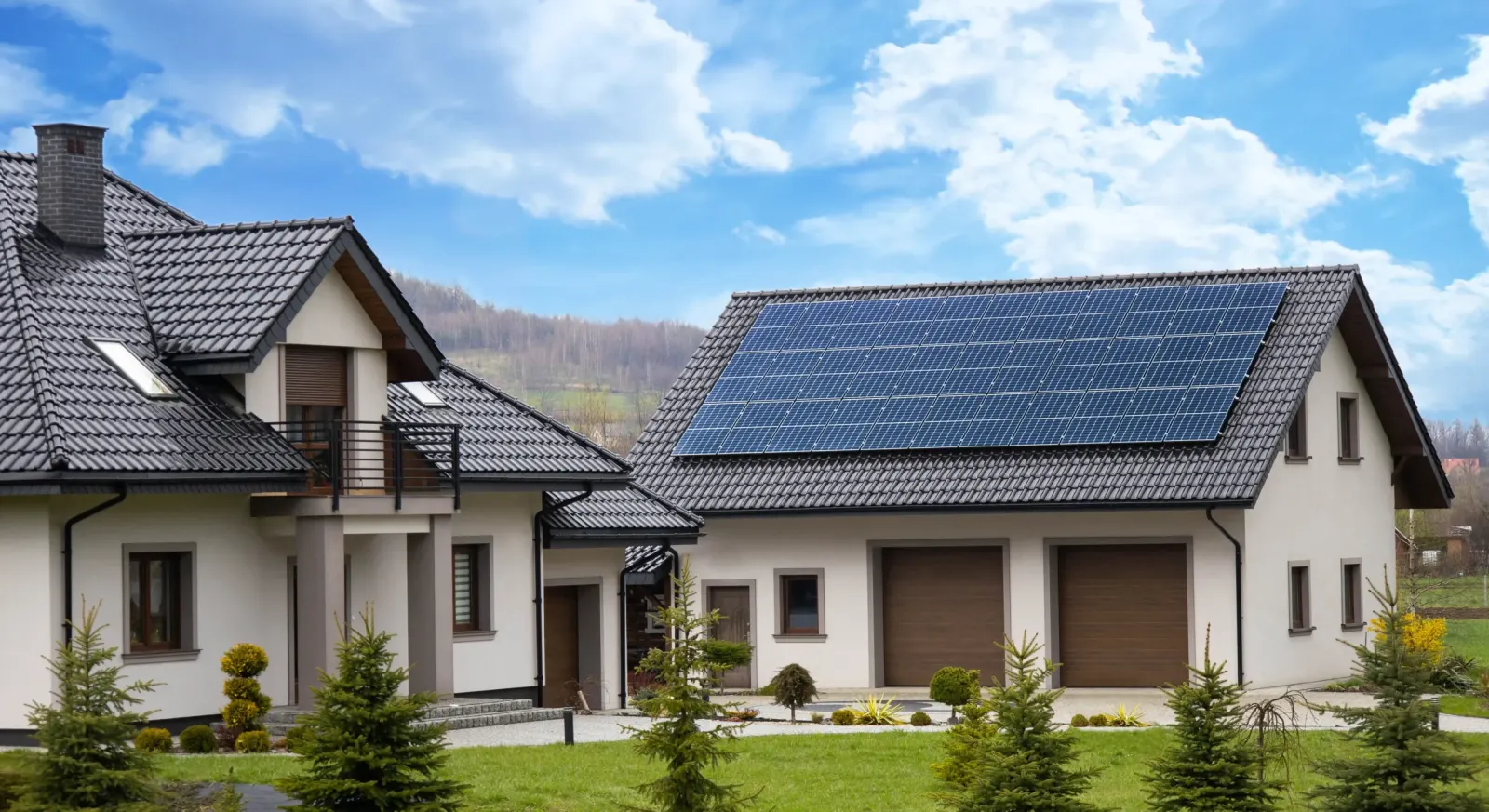 Otthoni akkumulátoros energiatároló rendszer napelemes családi házhoz