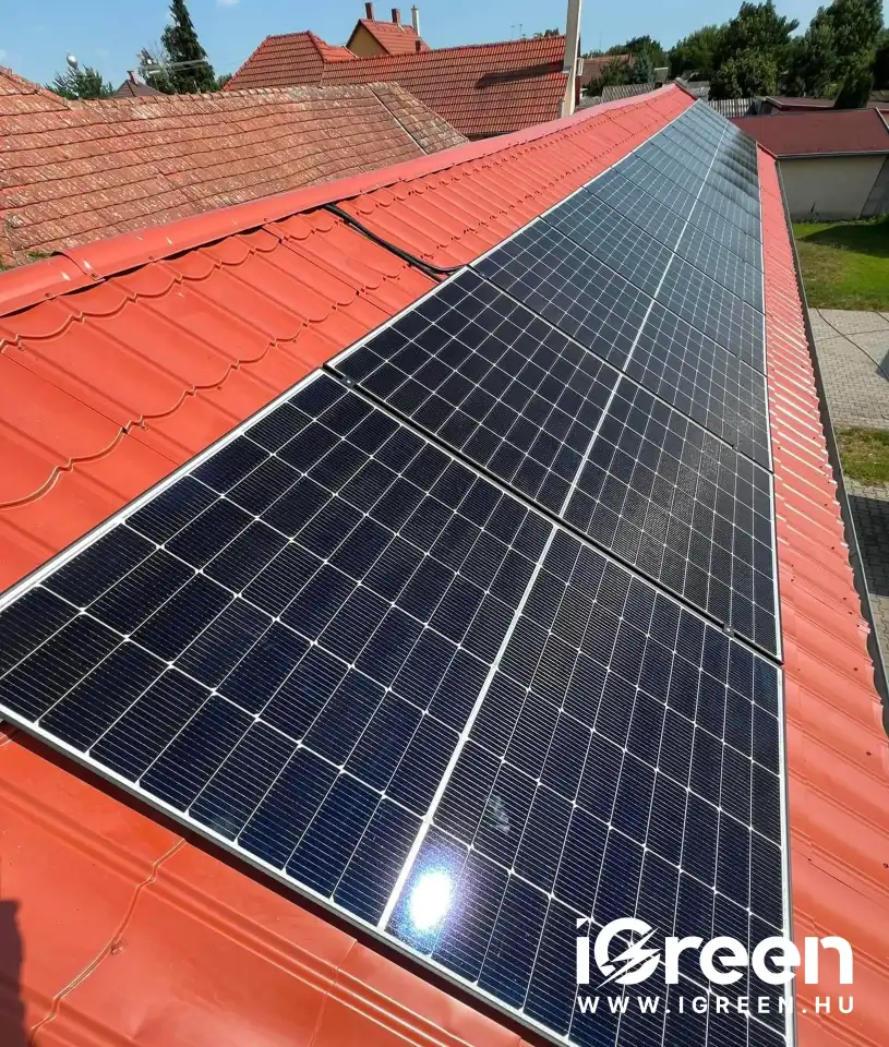 iGreen napelemek vörös cseréptetőn