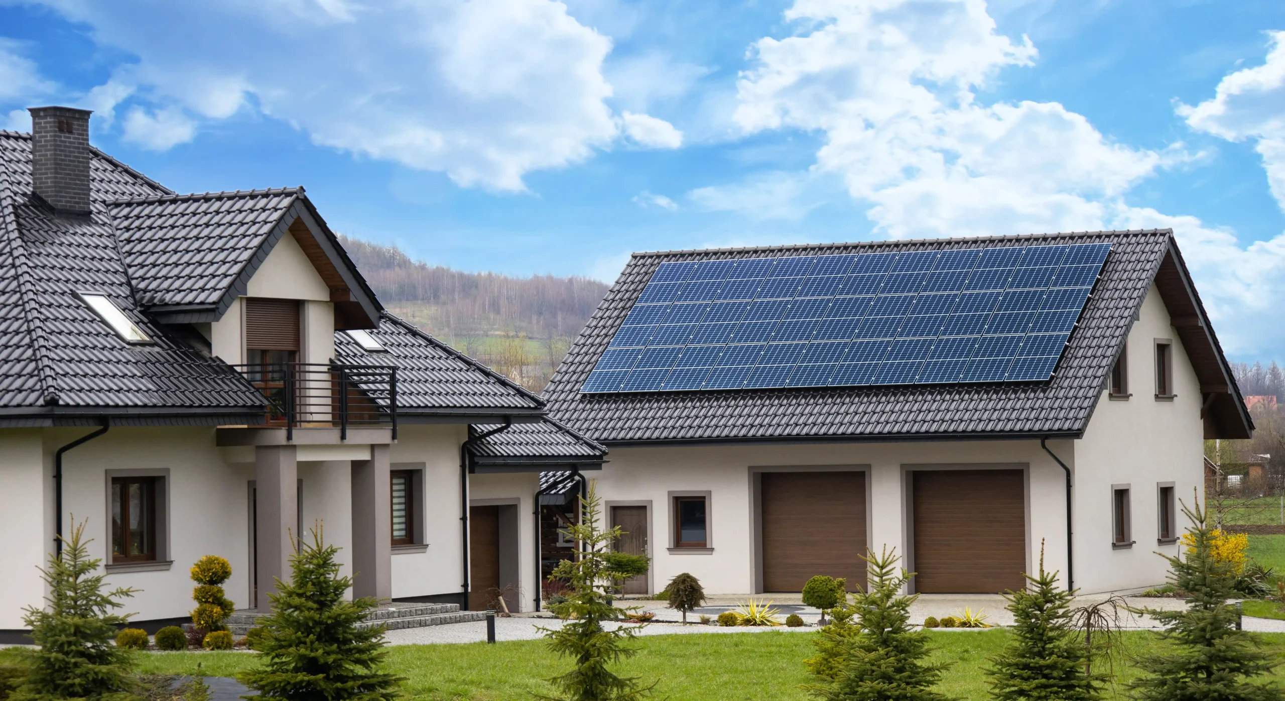Otthoni akkumulátoros energiatároló rendszer napelemes családi házhoz